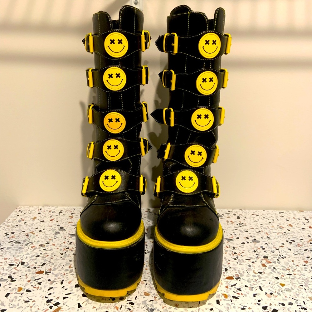 PRICE NEGOTIABLE!

YRU Dune Smiley
